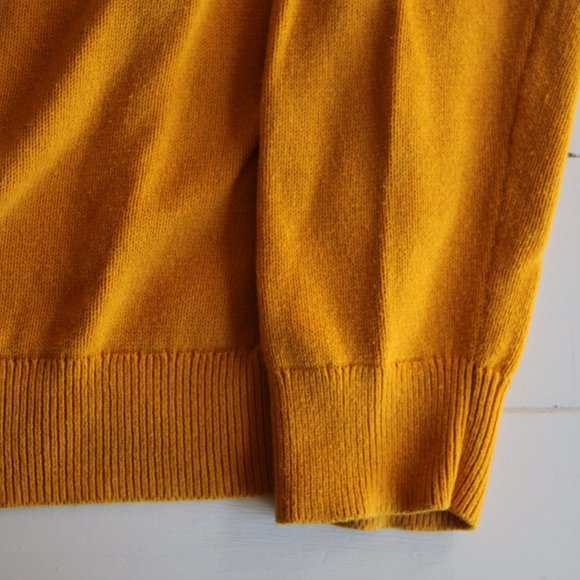 GAP Logo Collegiate Knit Sweater, Yellow, Size XL Boys - Picture 5 of 6